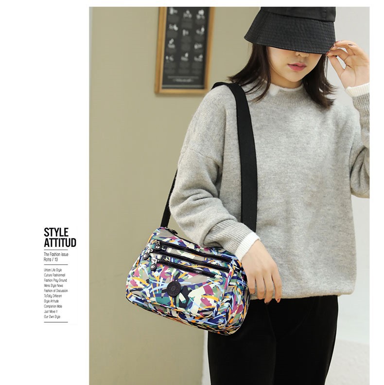 The 2023 new large-capacity printed single-shoulder bag is a fashionable and elegant niche crossbody bag for women. It is simple, stylish and versatile Specification drawing