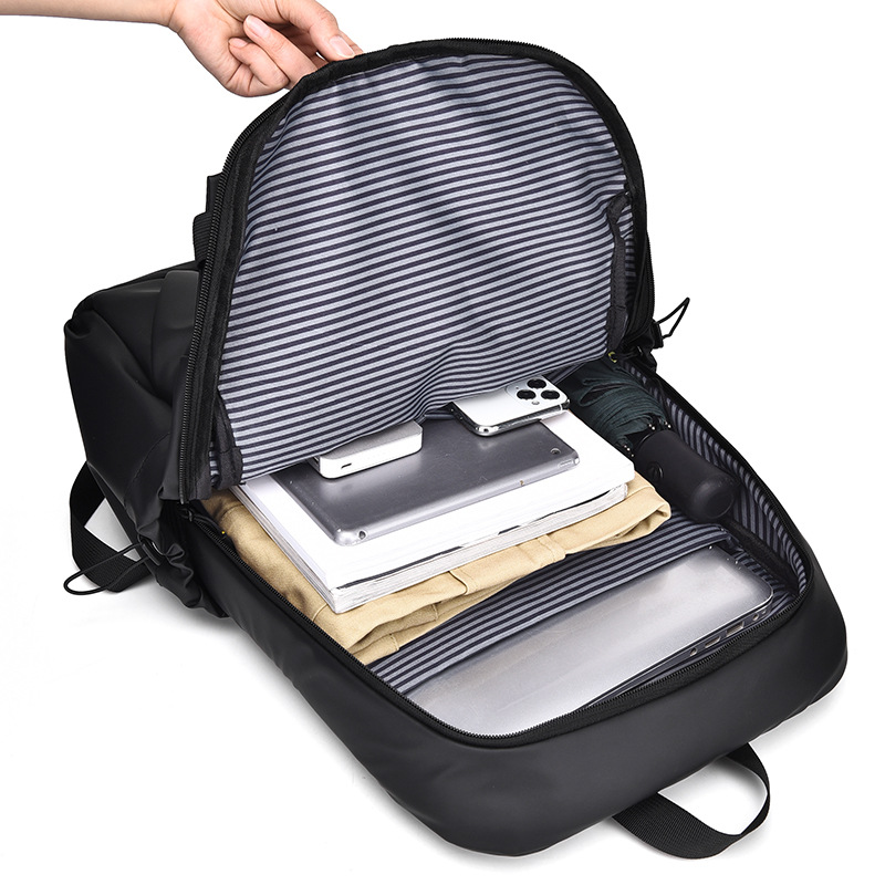 New cross-border fashion trend notebook backpack, wear-resistant and water-repellent schoolbag, business commuting backpack Application Scenario