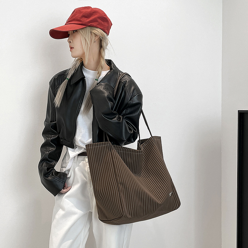 Colorful Fox's new Japanese and Korean minimalist tote bags, women's large-capacity commuter bags, single-shoulder bags and class bags details Picture
