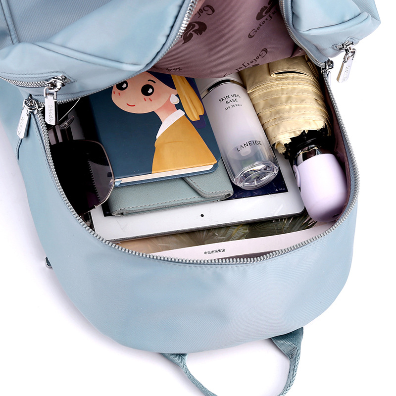 Colorful Fox Lady's backpack, large-capacity outdoor travel backpack, water-resistant nylon shell schoolbag Application Scenario