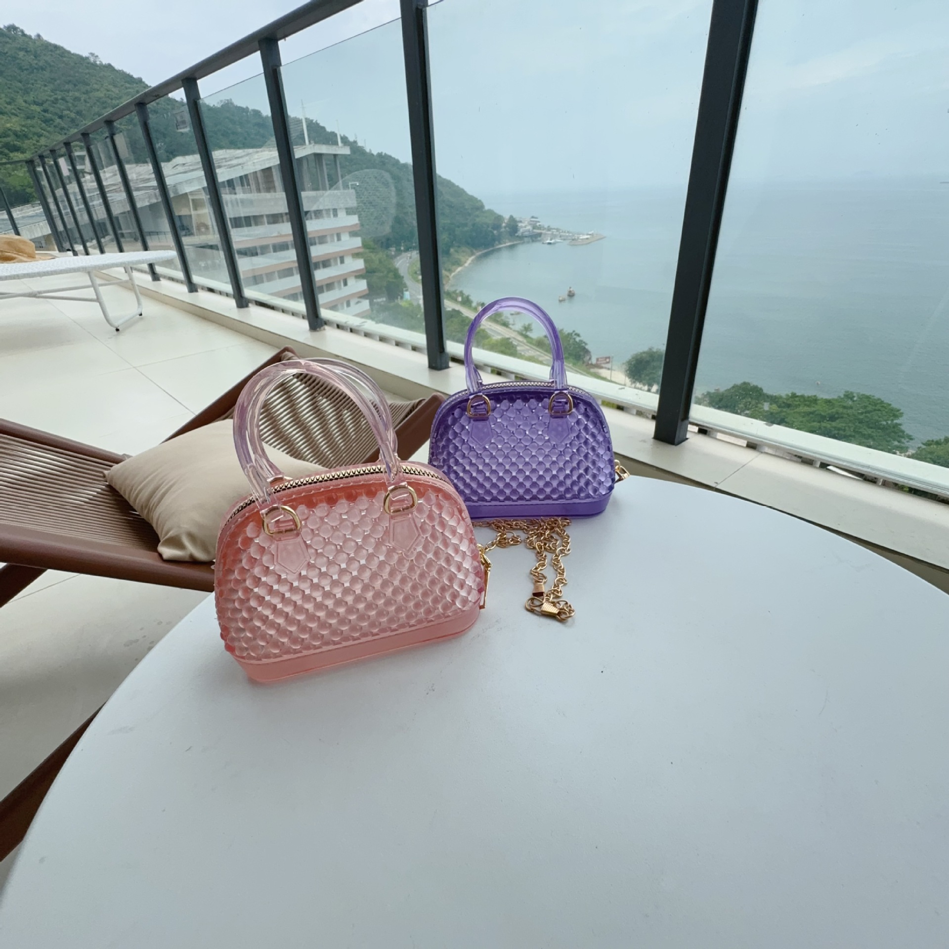 2025 New PVC jelly shell bag, mini jelly bag, handbag, trendy bestseller, single-shoulder crossbody jelly bag Application Scenario