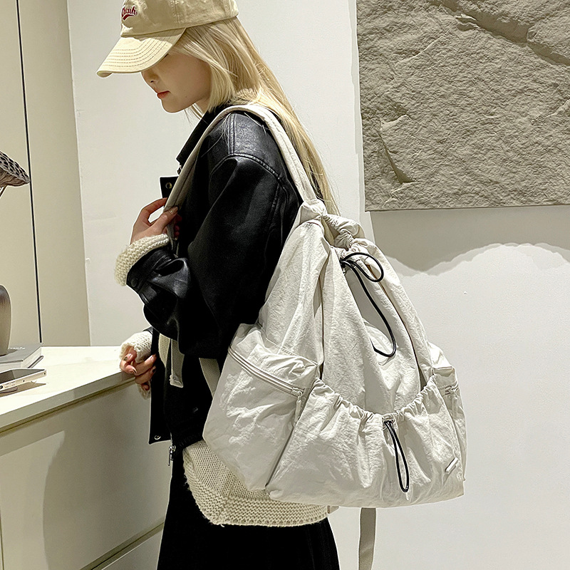 Colorful Fox Korean version Instagram new women's large-capacity backpack with drawstring lightweight sports badminton bag full figure