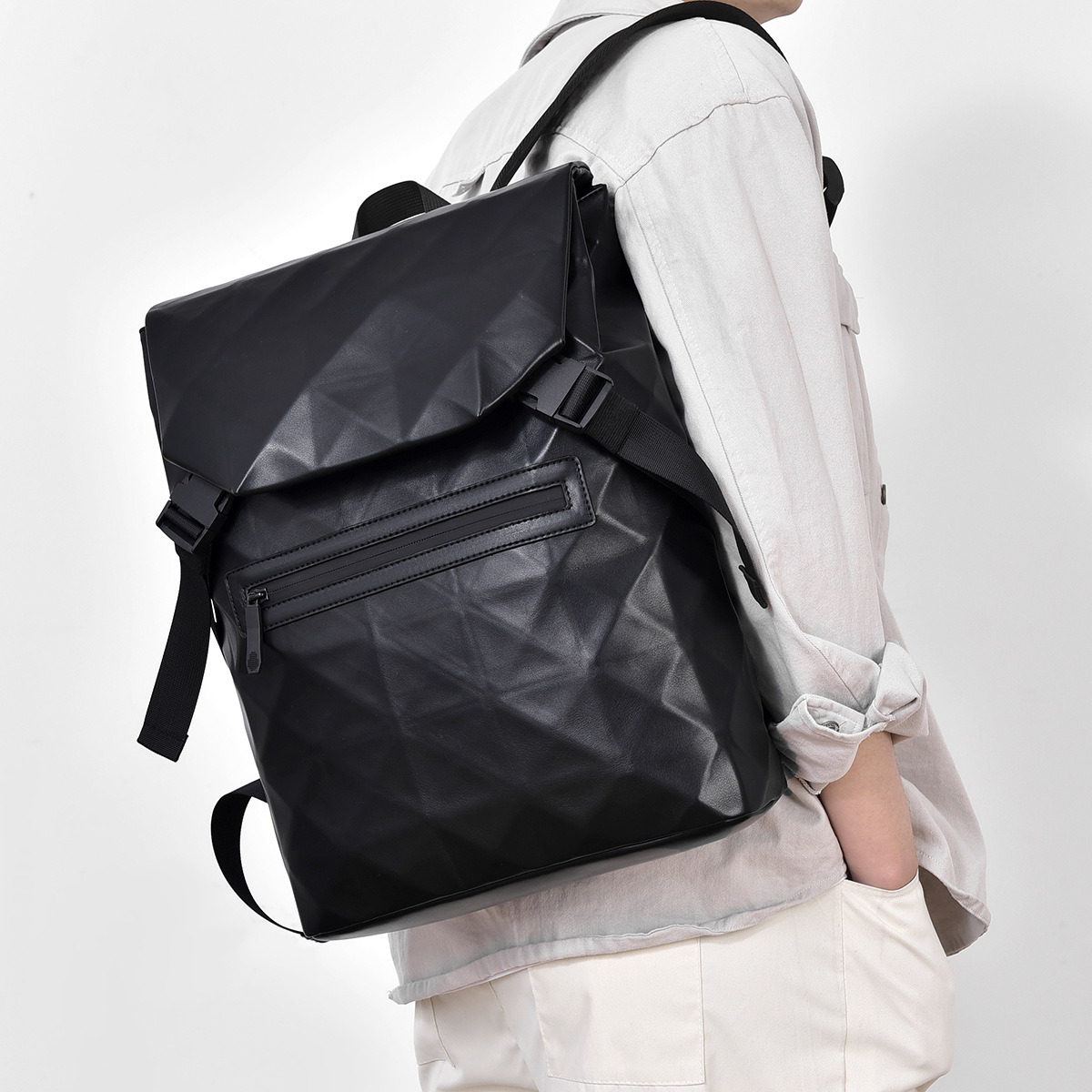 New diamond-shaped men's casual backpack, business commuting, large-capacity travel, fashionable computer bag, student schoolbag details Picture