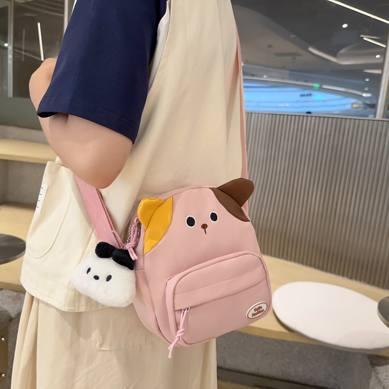 Japanese-style Katto cute kitten canvas bag, single-shoulder bag, casual outing, light change, mobile phone, coin purse, foreign trade Application Scenario