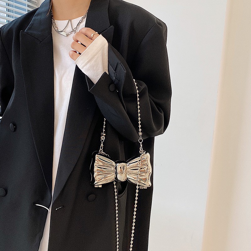 Mini fashionable bow acrylic bag, cross-border red envelope, niche design and decoration, versatile hand-held chain bag Specification drawing