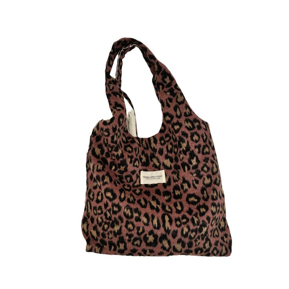 410272 New Korean single-shoulder handbag 2024 Woolen leopard print large-capacity female student class vest bag Item Picture