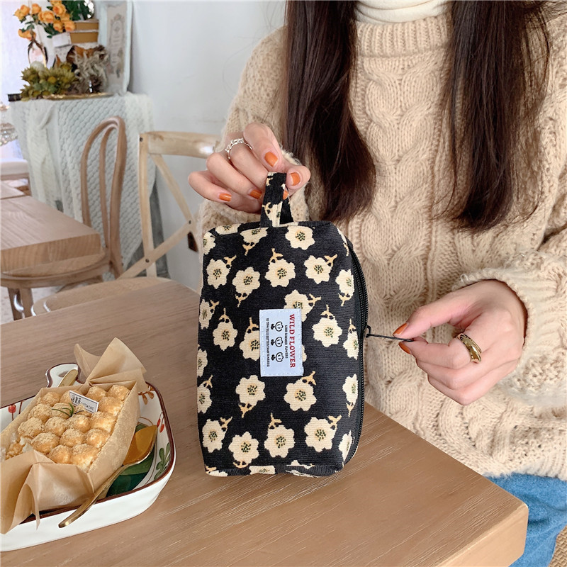 11272 Korean ins corduroy retro hand-held cosmetic bag, toiletries storage bag, portable wallet for women Specification drawing