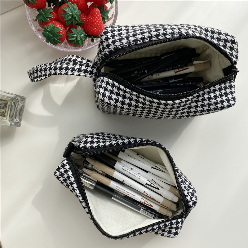 19171 Korean-style woolen checkered artistic pen case, ins Japanese-style storage and organization bag, canvas cosmetic bag, stationery bag full figure