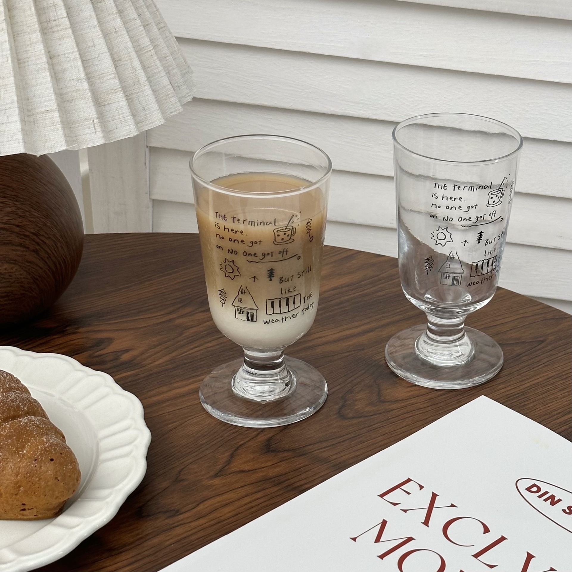 Homemade simple line graffiti, niche high-legged American coffee cup and glass cup, high appearance level, breakfast milk and juice cup Specification drawing
