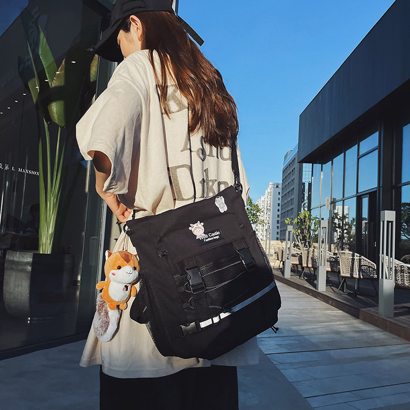 Cool girl crossbody bag, college student class backpack, men's trendy and individualistic large-capacity workwear, trendy brand single-shoulder reflective details Picture