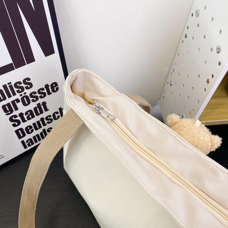 Japanese-style casual large-capacity nylon single-shoulder bear girls' bag, new autumn and winter crossbody bag, cute girl tote bag undefined