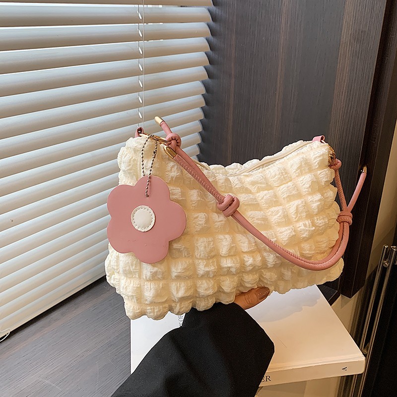 Bubble Flower hand-held cylindrical bag for Girls 2024 New style Japanese and Korean girl texture single-shoulder hand-held bento bag shopping bag full figure