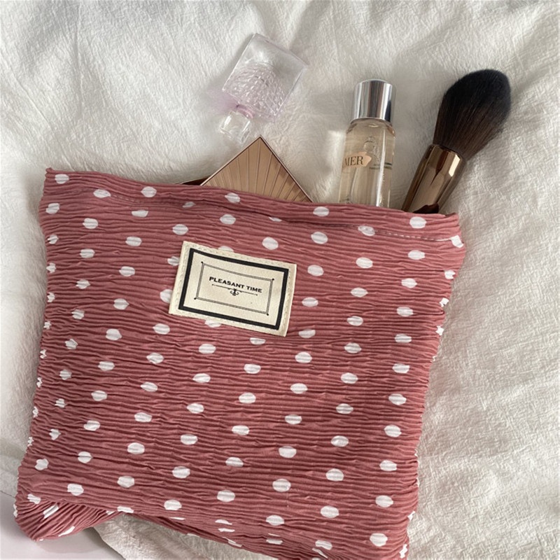 18121 Fresh Hand-held crumpled fabric chiffon cosmetic bag, Portable travel phone Storage bag, loose change clutch Item Picture