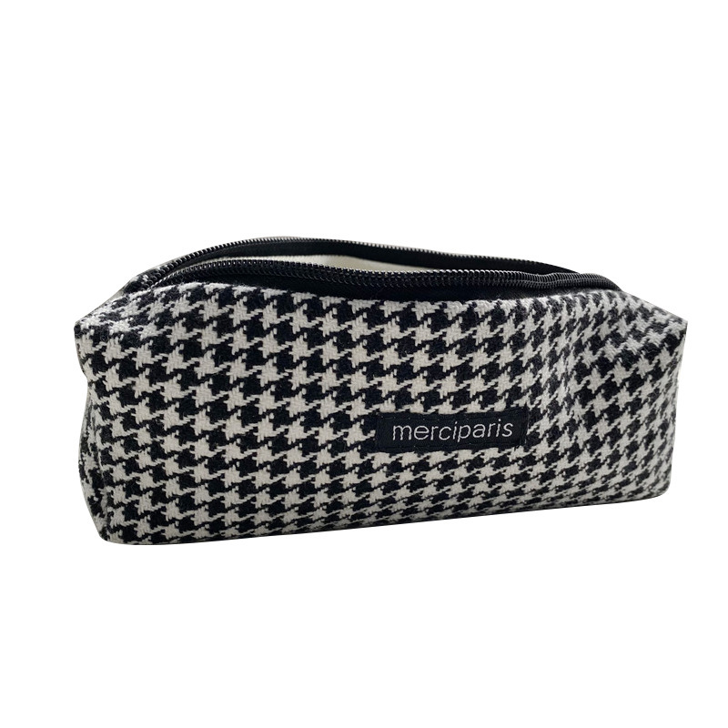 19171 Korean-style woolen checkered artistic pen case, ins Japanese-style storage and organization bag, canvas cosmetic bag, stationery bag Item Picture
