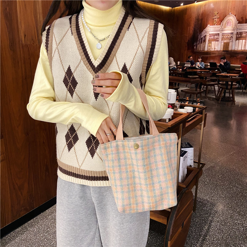 08181 Japanese-style woolen checkered bento bag, ins Korean-style handbag, fresh women's walking lunch box, small handbag wholesale full figure
