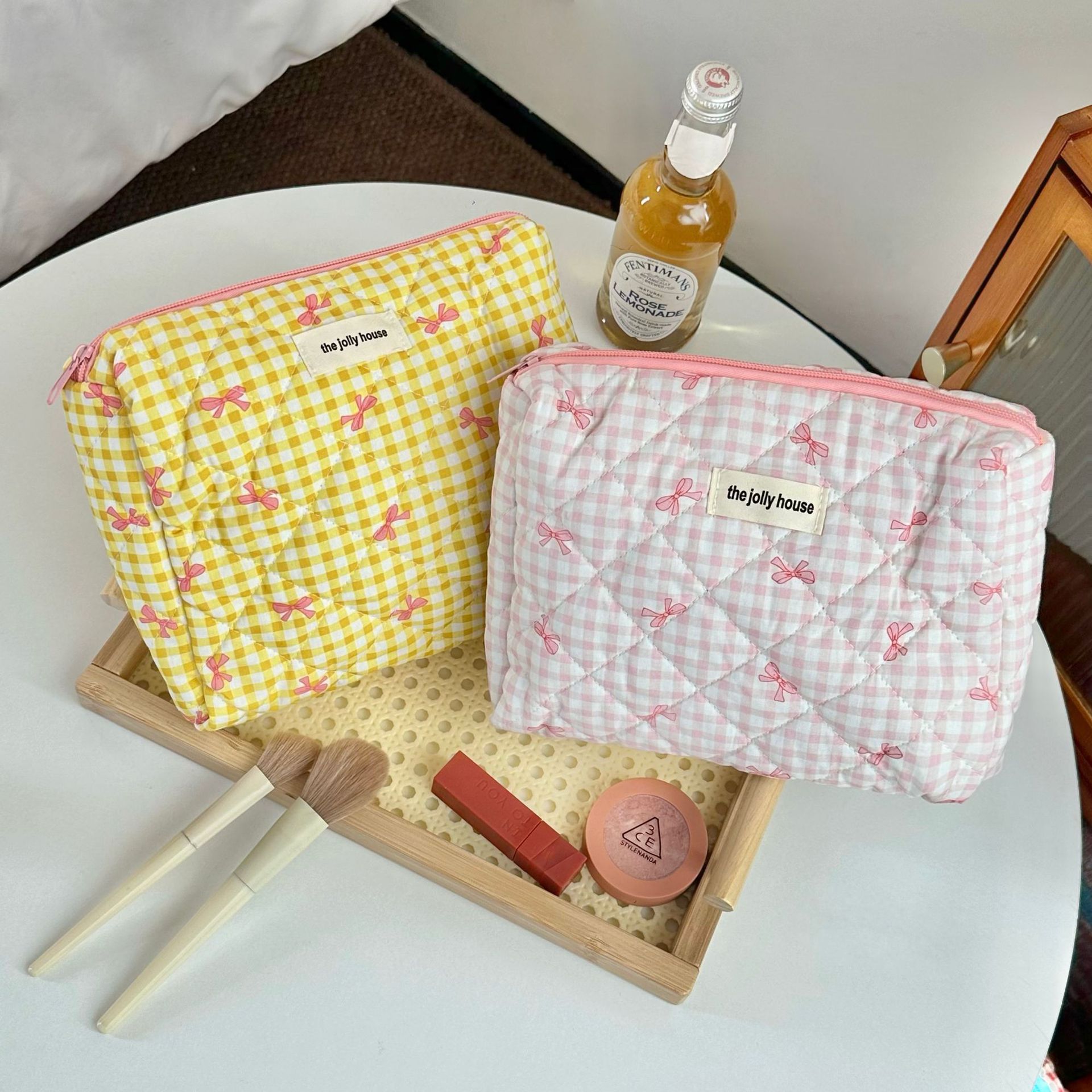 ins checkered bow makeup bag for women, large-capacity portable travel skincare storage bag, toiletry bag Application Scenario