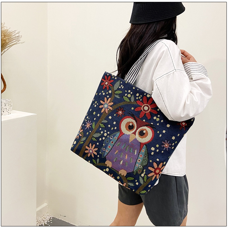 Cross-border 2025 Spring Fashion Illustration Tote bag, Artistic and retro shoulder bag, underarm bag, Single-sided embroidered bag for women full figure