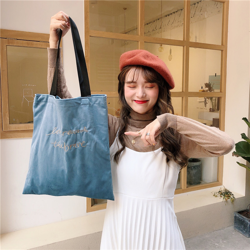 SR04 ins fabric bag, new velvet bag, women's retro single-shoulder bag, chic style, letter embroidery large bag Application Scenario