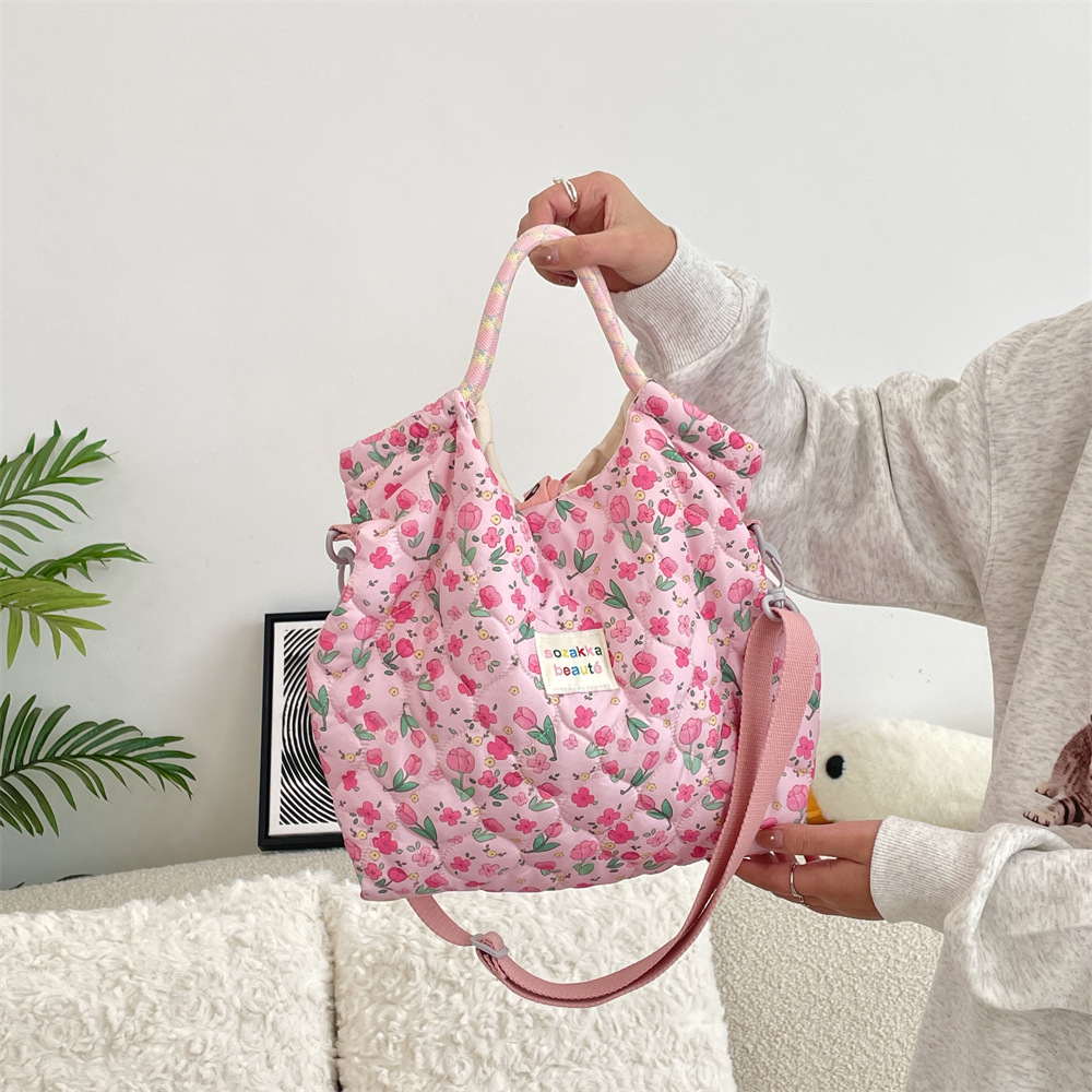 410311 Autumn and winter quilted cotton-padded Korean cartoon pattern hand-held bag, women's hand-held bag, shoulder crossbody canvas bag details Picture