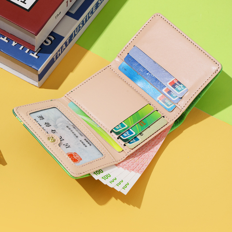The "Spring Outing Puppy Wallet" features a compact card holder with a large capacity and multiple card slots. It is a new 2024 women's coin purse with a short wallet and is a niche men's coin purse Specification drawing