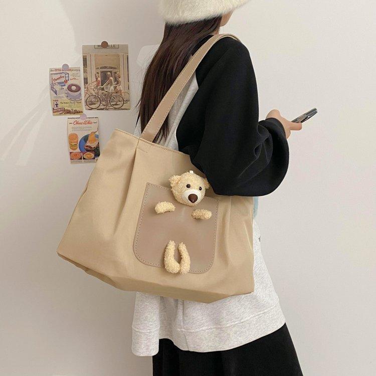 Japanese-style casual large-capacity nylon single-shoulder bear girls' bag, new autumn and winter crossbody bag, cute girl tote bag undefined