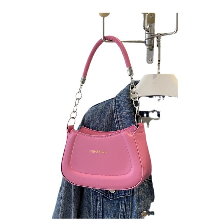 Simple and casual small square bags are selling well. New fashionable women's single-shoulder armpit bags and stylish crossbody small bags are available for wholesale Item Picture