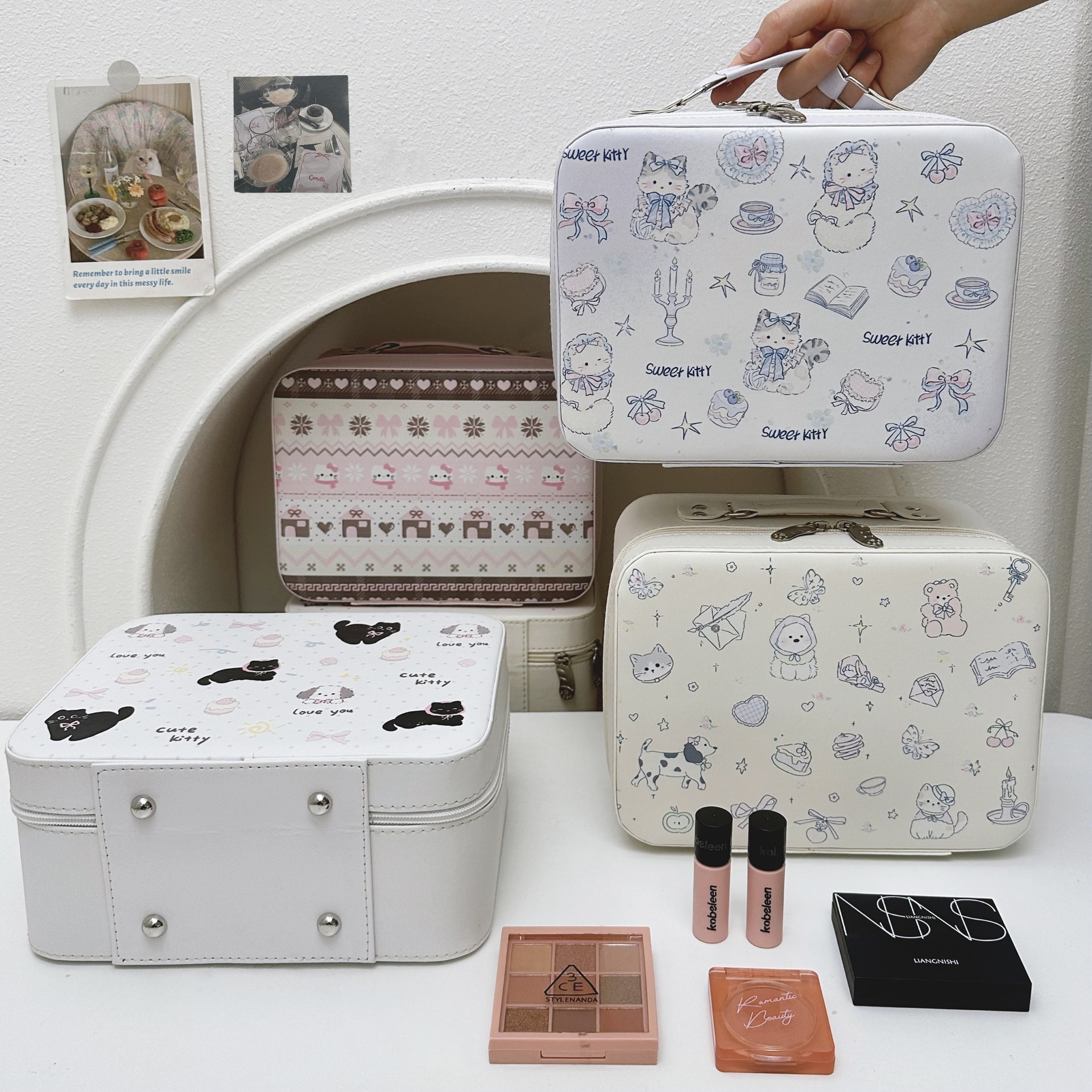 Original cartoon makeup box 2025 new model, high appearance level, large capacity skin care product storage bag, hand-held makeup bag for women full figure