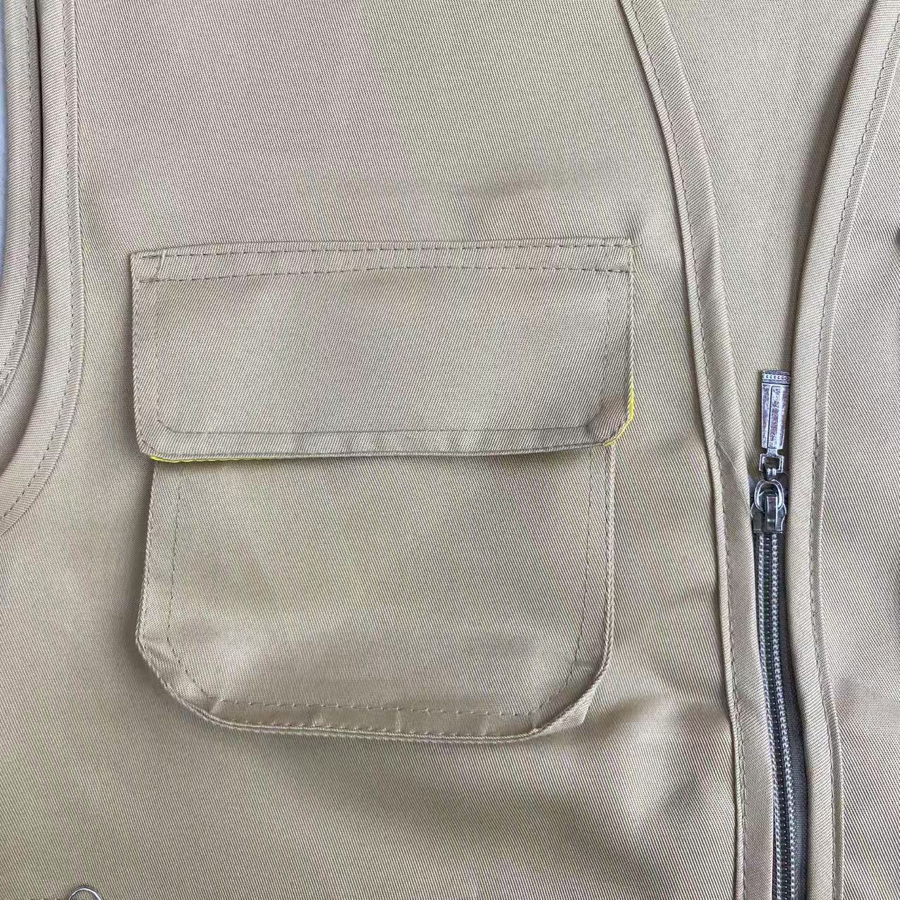 男式休闲马甲实物图