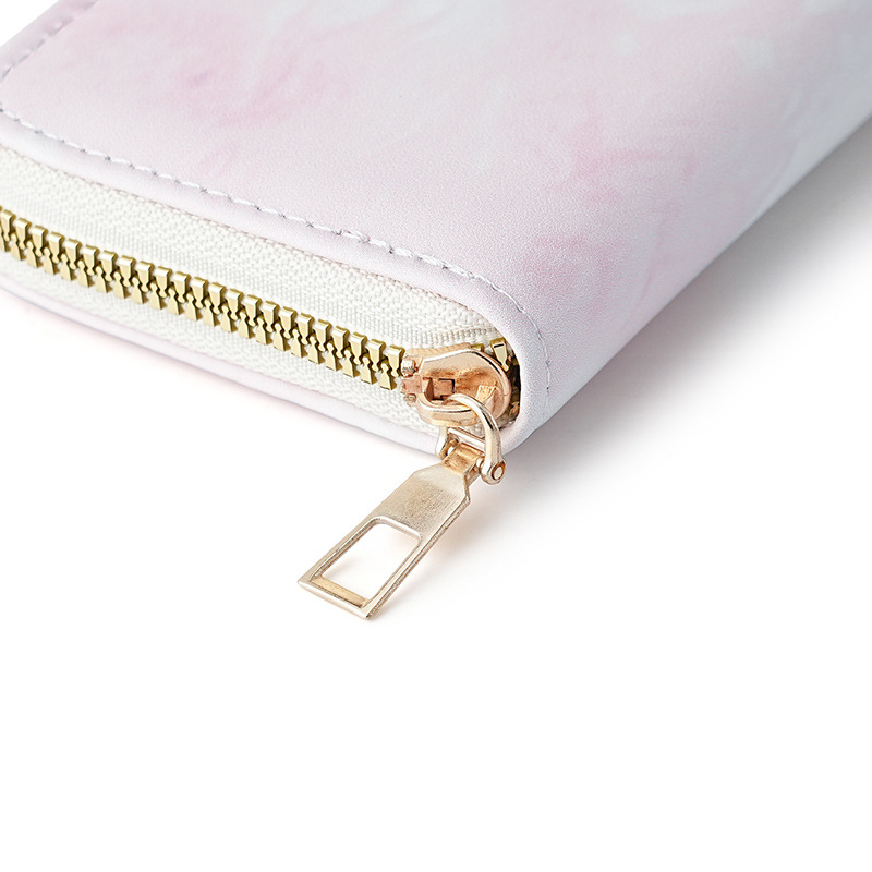 A new compact card case for women with multiple slots, large capacity, anti-demagnetization and anti-theft features, and a Korean version of the ins driver's license card case Application Scenario