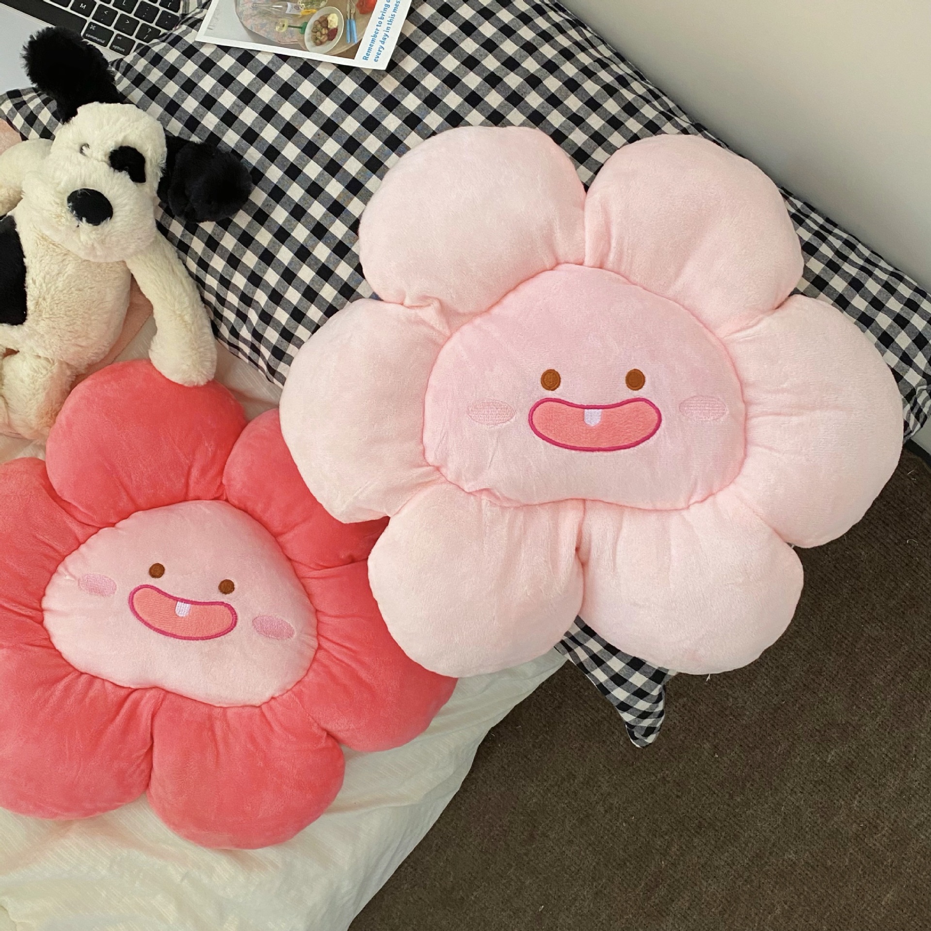 Cute plush flower seat cushions, office and dormitory benches, seat cushions, student chairs, bottom cushions and butt cushions Specification drawing
