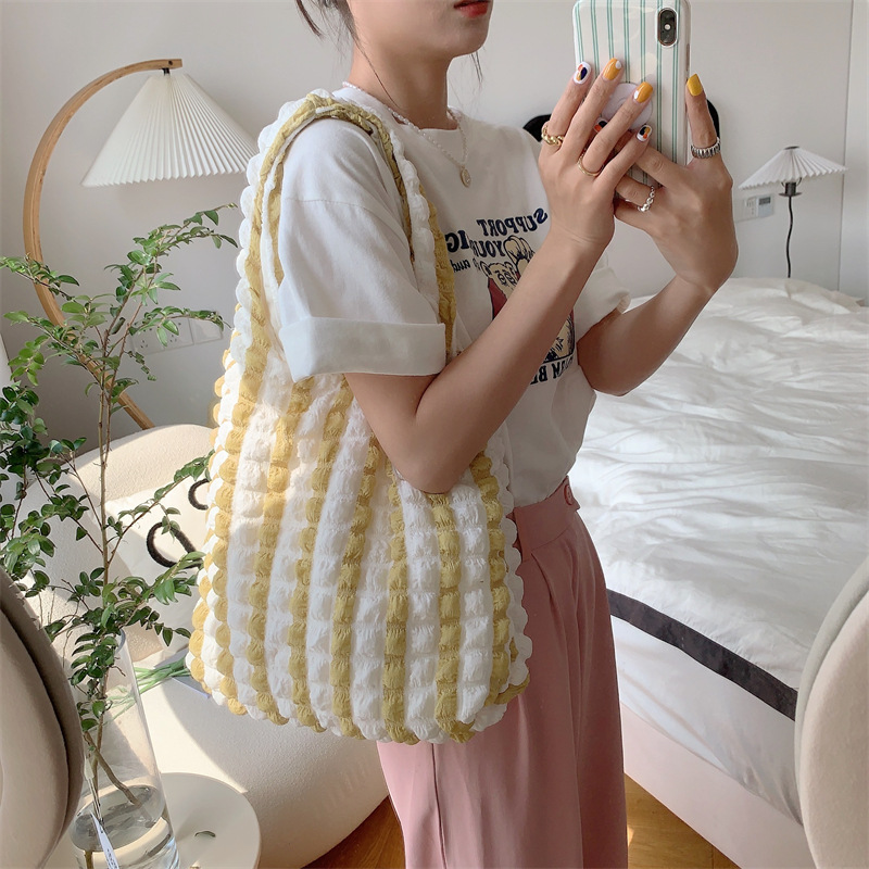 2522 Japanese and Korean Spring/Summer Bubble pleated Cloud Bag, Fresh canvas single-shoulder tote bag, Girl student Underarm bag details Picture