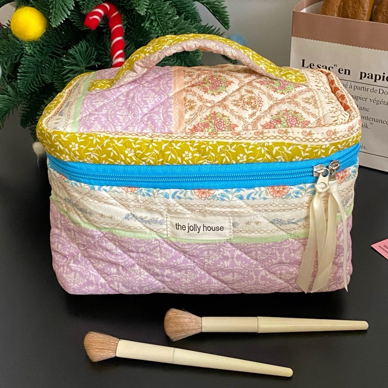 Ethnic-style hand-held makeup bag for women, large-capacity portable for business trips, skin care product storage bag, portable hand-held bag for women full figure