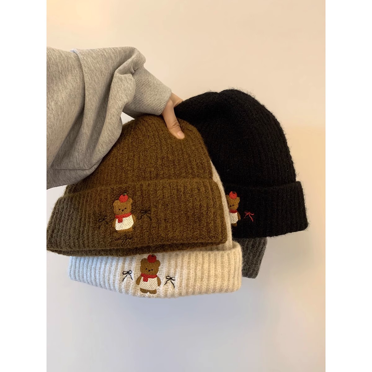 Cute embroidered bear knitted woolen cap, Korean InS-style new autumn and winter face-showing small headscarf cap, anti-freezing and cold-proof Application Scenario