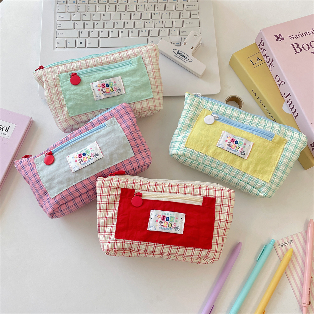 5754 color-blocking checkered pen case, Dopamine large-capacity pencil case, junior high school girl, ins style, high appearance level stationery bag Specification drawing