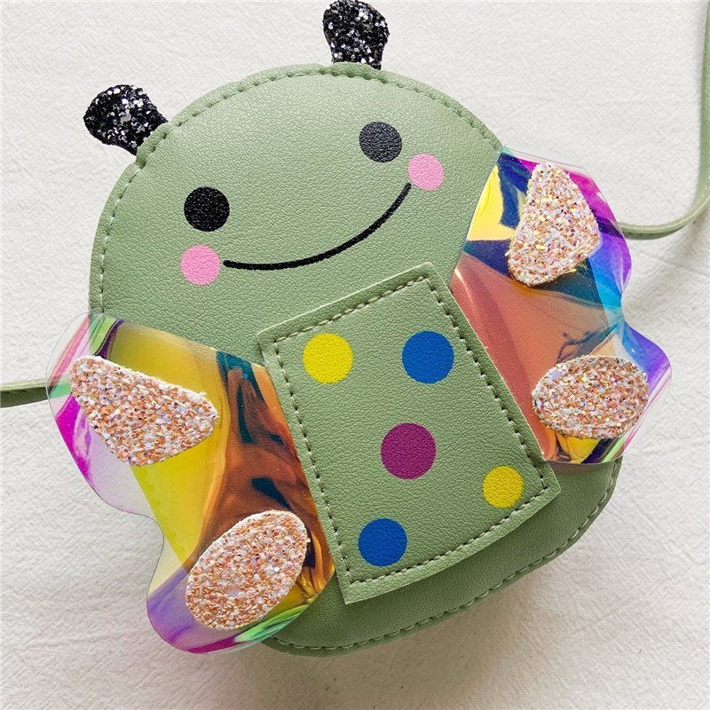 The popular children's bag is a super cute cartoon bee bag for girls and a fashionable mini princess bag for girls with a crossbody style Application Scenario