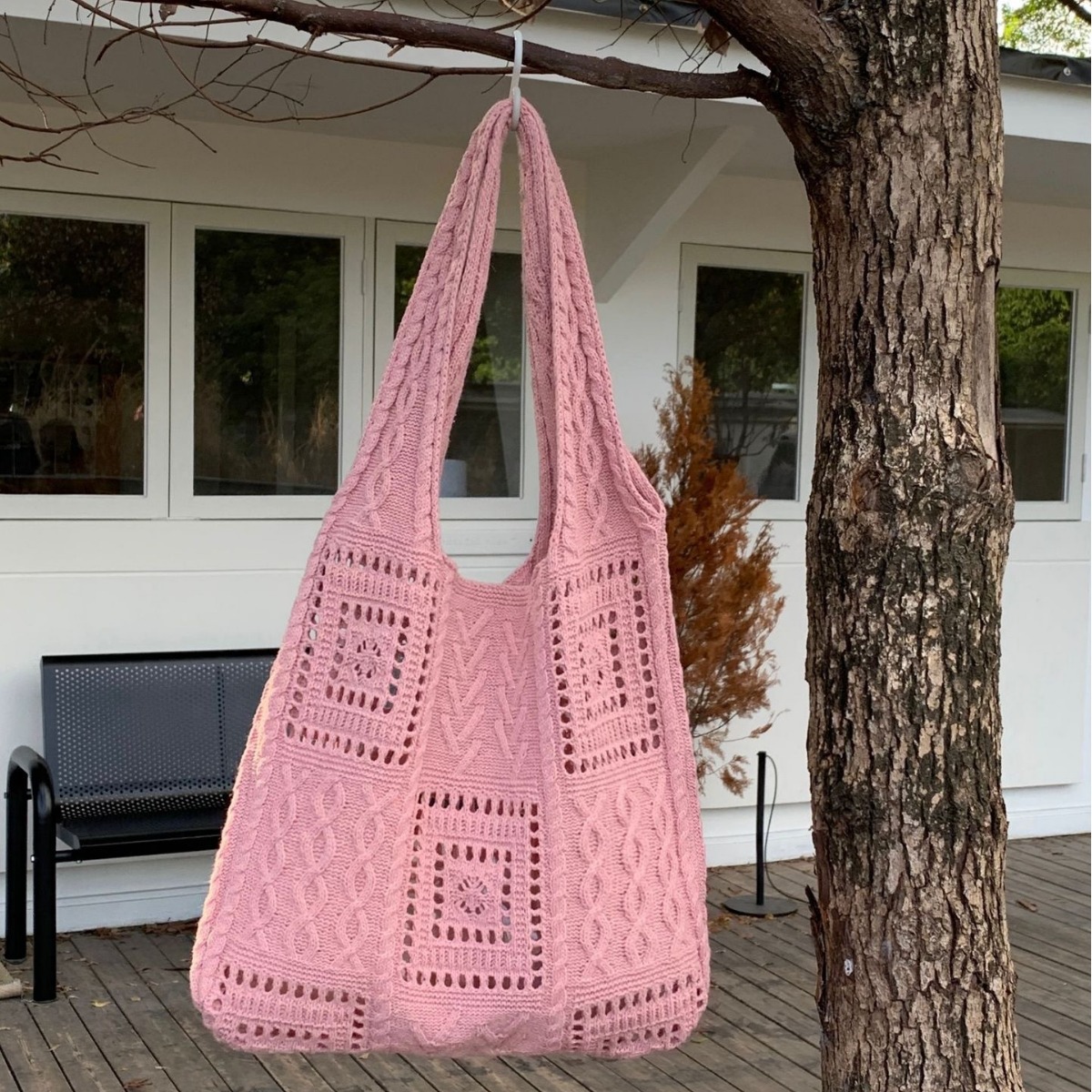 The new dopamine-colored knitted bag features a retro cut-out woven pattern and a niche design. It is a large-capacity single-shoulder bag for summer Specification drawing