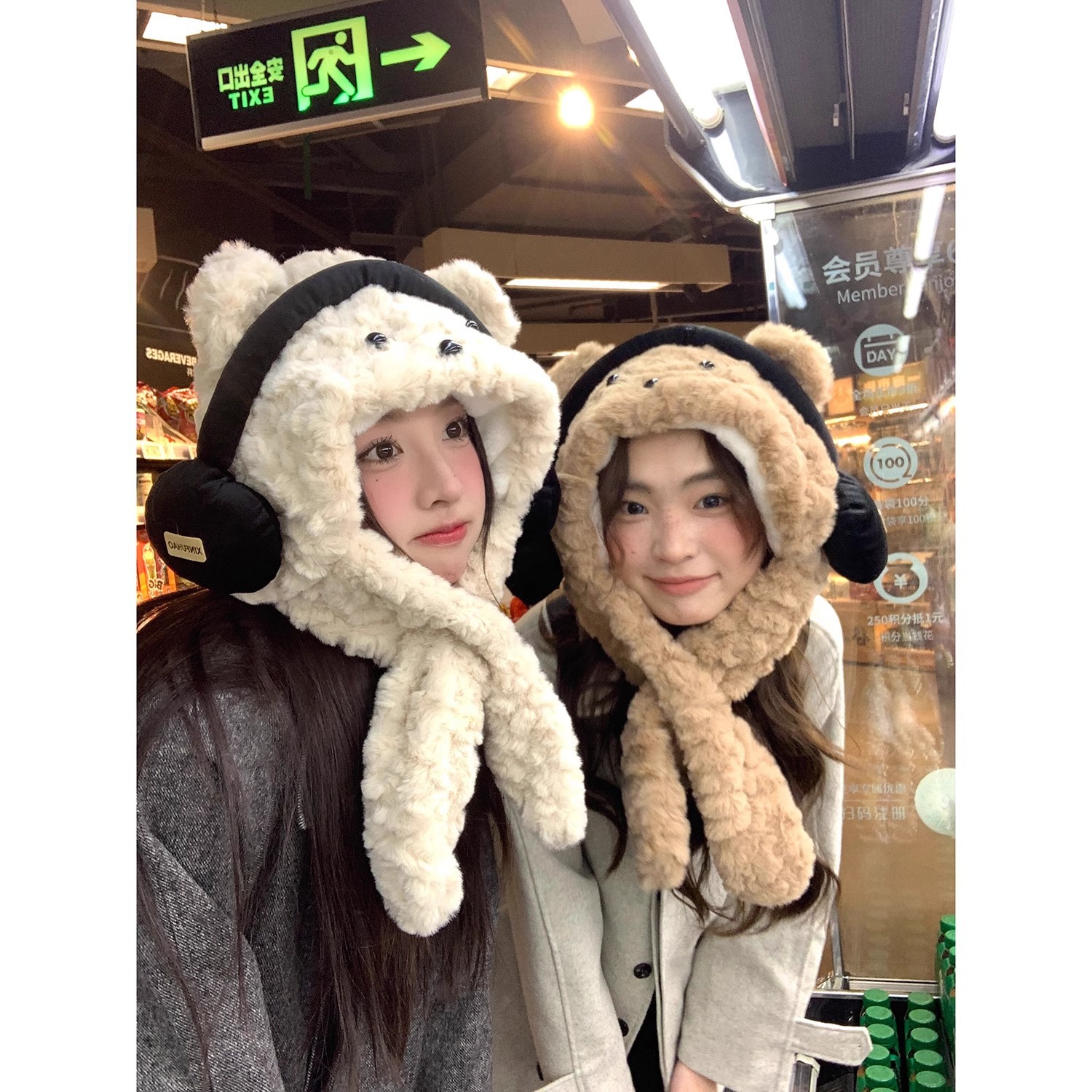 Cartoon headphones, bear hat, women's winter cycling windproof and fleece warm ear-protecting hat, plush scarf all-in-one hat full figure