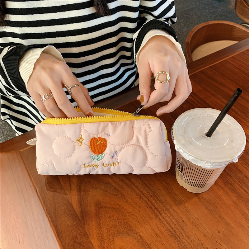 【 In Stock 】112155 Embroidered Tulip Pen Case, Girlish student Stationery Storage Bag, Fabric Makeup Bag Item Picture