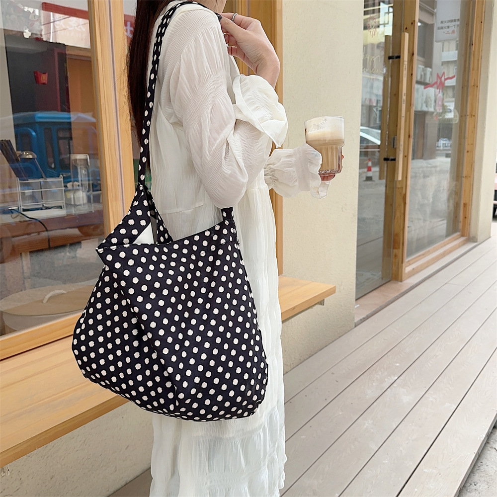 4481 ins Korean retro black and white polka dot canvas bag, single-shoulder crossbody bag, large-capacity class bag for teenage students Specification drawing