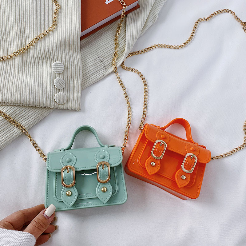 This is a new Spring/Summer 2025 spring/summer style of a casual and stylish Cambridge bag with a magnetic buckle for women's casual and stylish crossbody details Picture