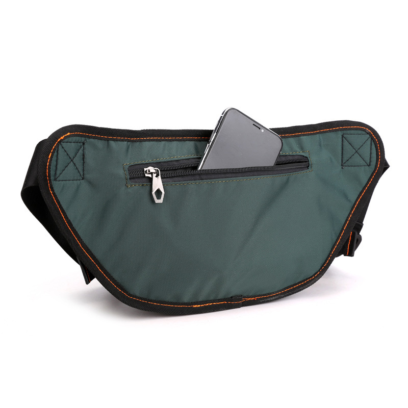Cross-border exclusive outdoor trendy waist bag, new Korean version men's chest bag, running headphones, close-fitting waist bag, crossbody bag Application Scenario