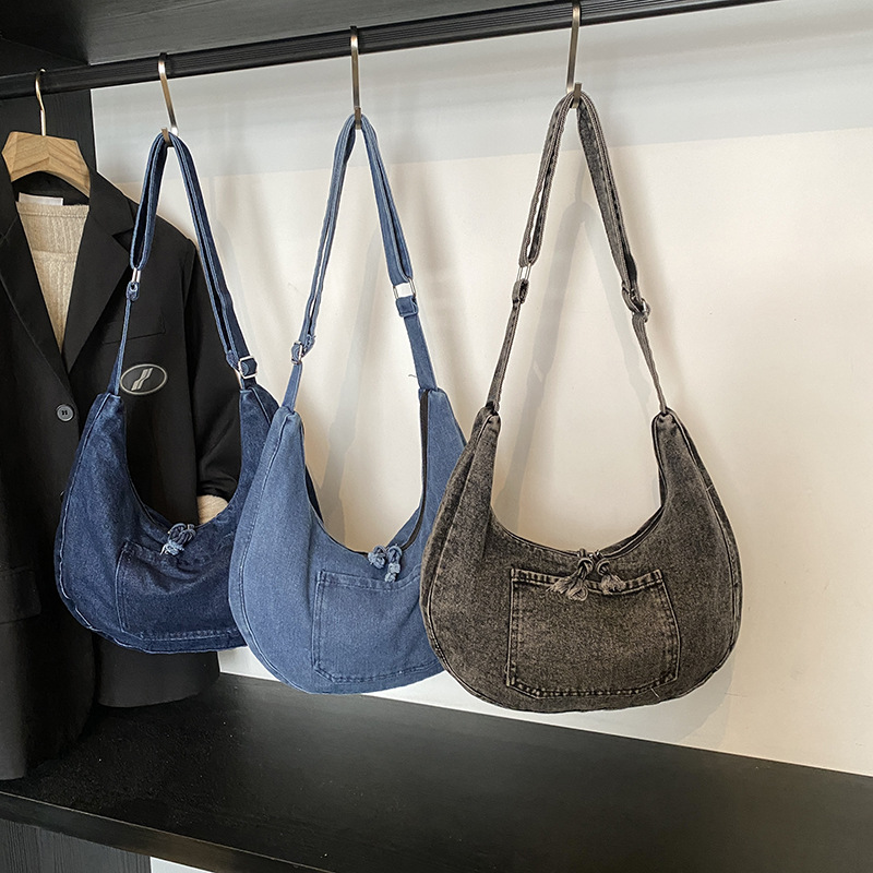 Japanese denim retro single-shoulder bag 2025 new style, versatile and simple crossbody bag, casual large-capacity commuting bag full figure