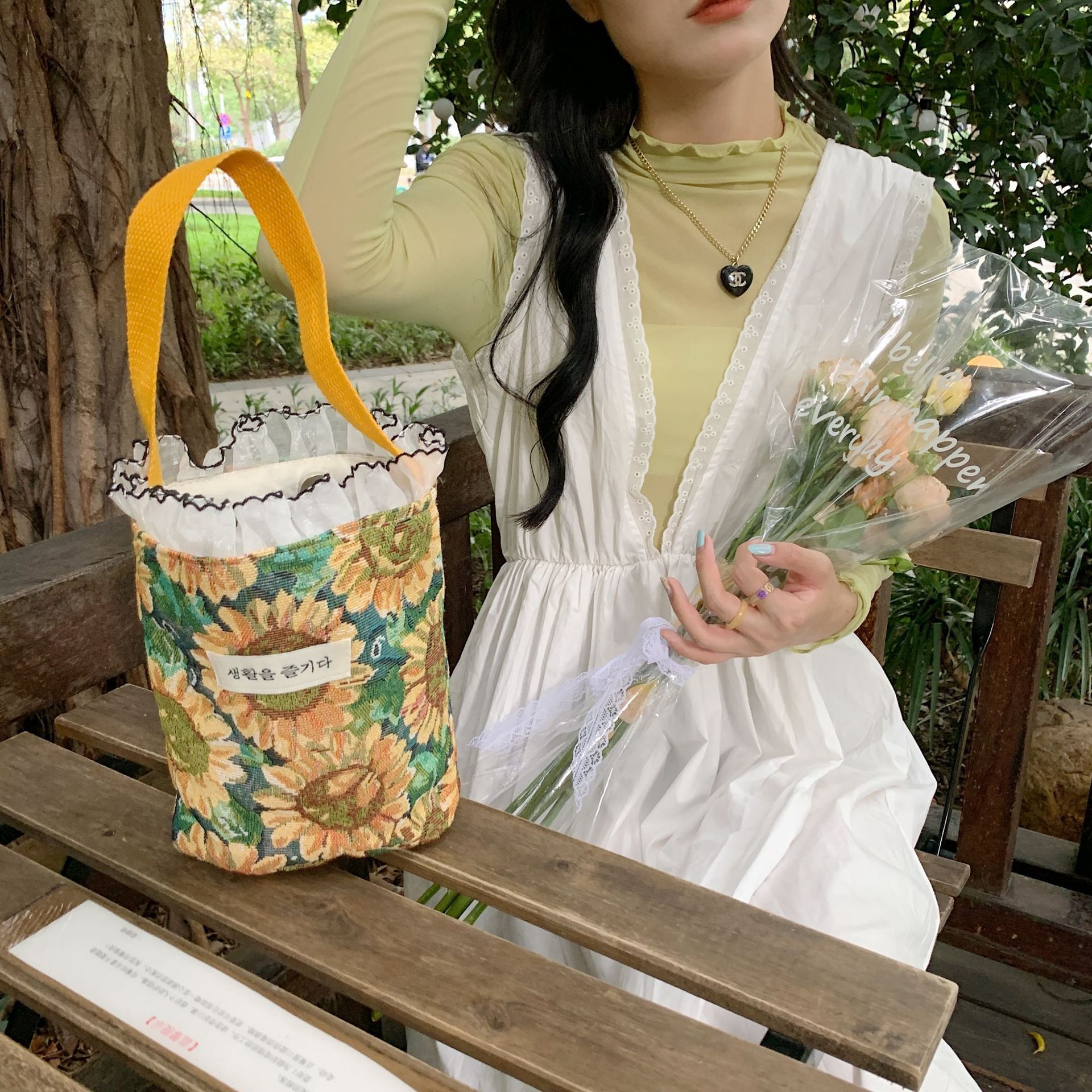 【 In Stock 】2624 Artistic New Polka Dot hand-held mini bento bag for casual ladies, portable and easy to carry Specification drawing