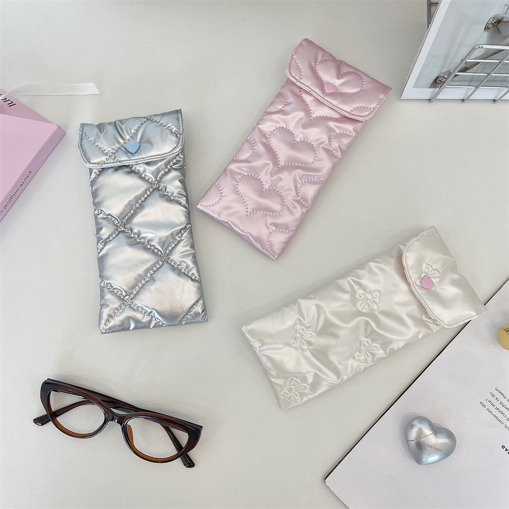 5755 PU Bow eyeglass storage Bag, a portable cotton-filled soft sunglasses and eyeglass storage bag for girls Specification drawing