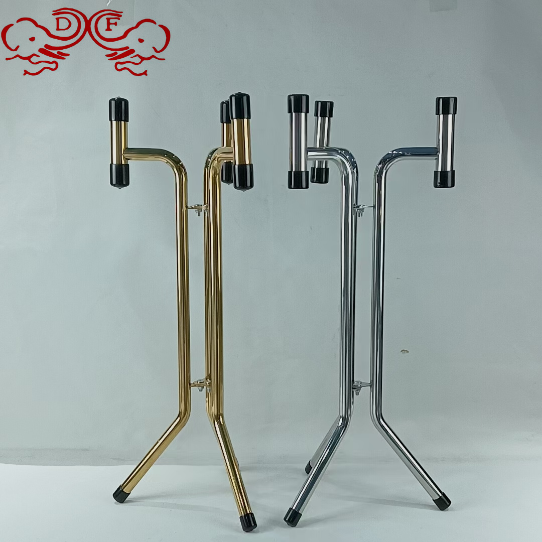 تركيب براميل من طراز DF68050 من الصلب الصلب غير القابل للصدأ، براميل من الشمبانيا، براميل من الشمبانيا، براميل من نوع DF Tradinghouse في غرفة نموذجية في فندق فنادق الحانات
