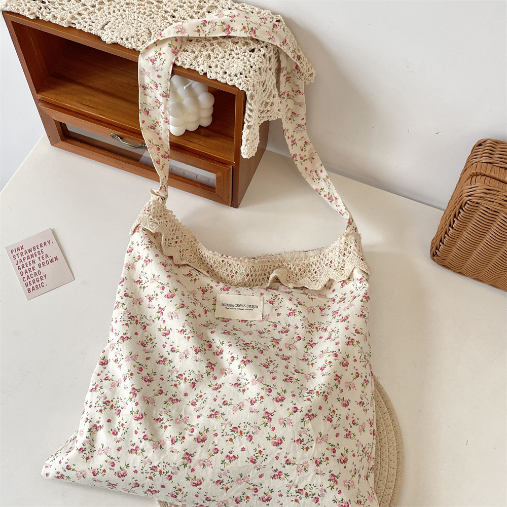 54211 Summer patchwork Floral Bag for Women, new Korean-style casual underarm bag, commuting single-shoulder crossbody canvas bag Application Scenario