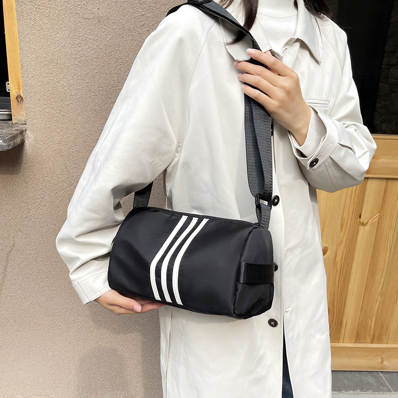 Retro versatile small square bag 2025 Women's large-capacity crossbody nylon bag for casual commuting, customizable details Picture