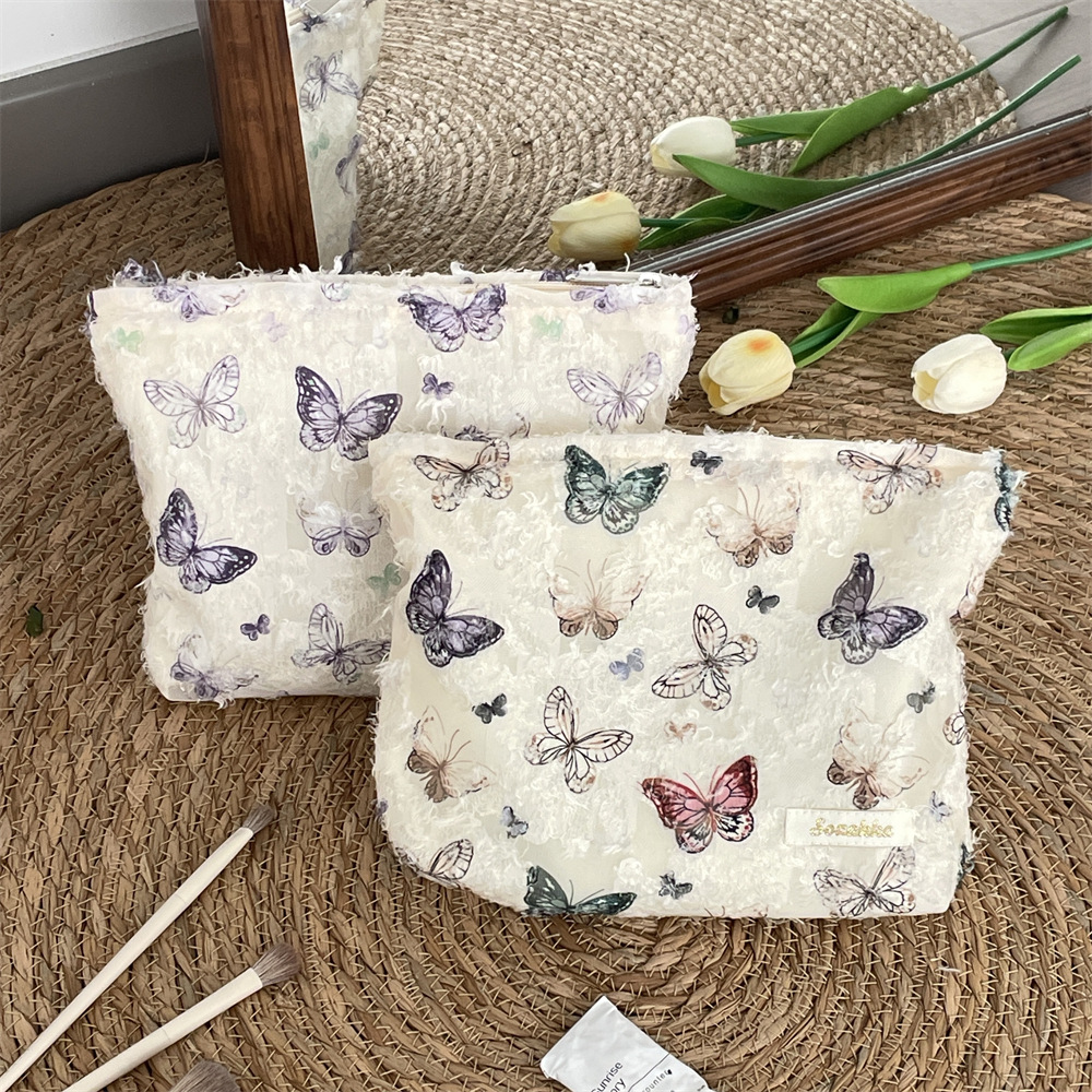 4682 Instagram Super Popular Makeup Bag, Elegant butterfly Cosmetics Storage Inner Bag, large capacity, easy to carry with hand Application Scenario