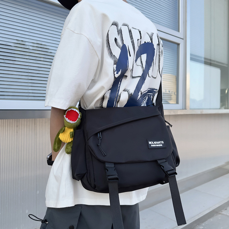 ins streetwear single-shoulder bag, men's student large-capacity summer backpack, crossbody bag, casual Japanese-style workwear messenger bag Application Scenario