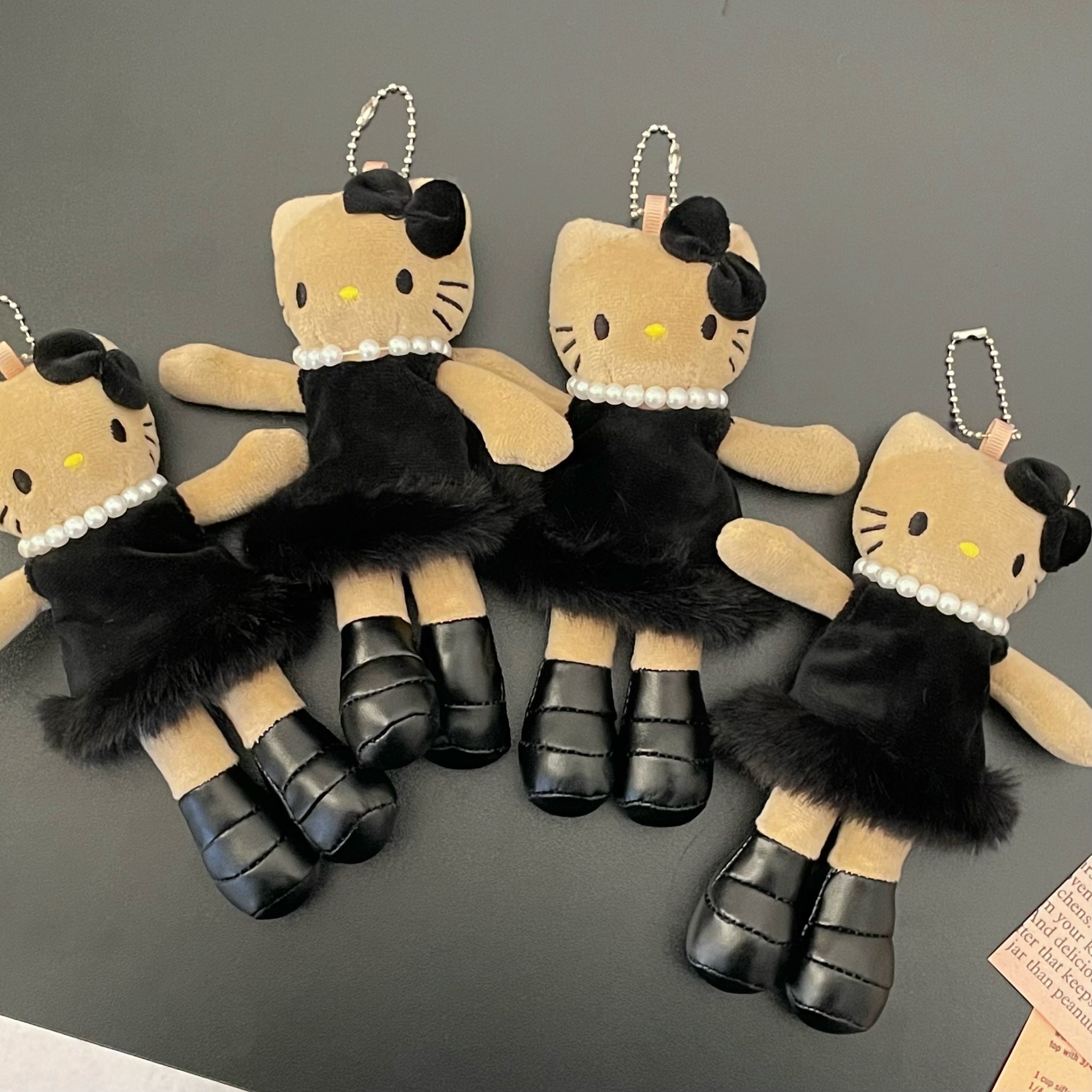 Vintage black dress, black leather, long-legged cat plush doll, 2025 new style bag, pendant, keychain decoration Specification drawing